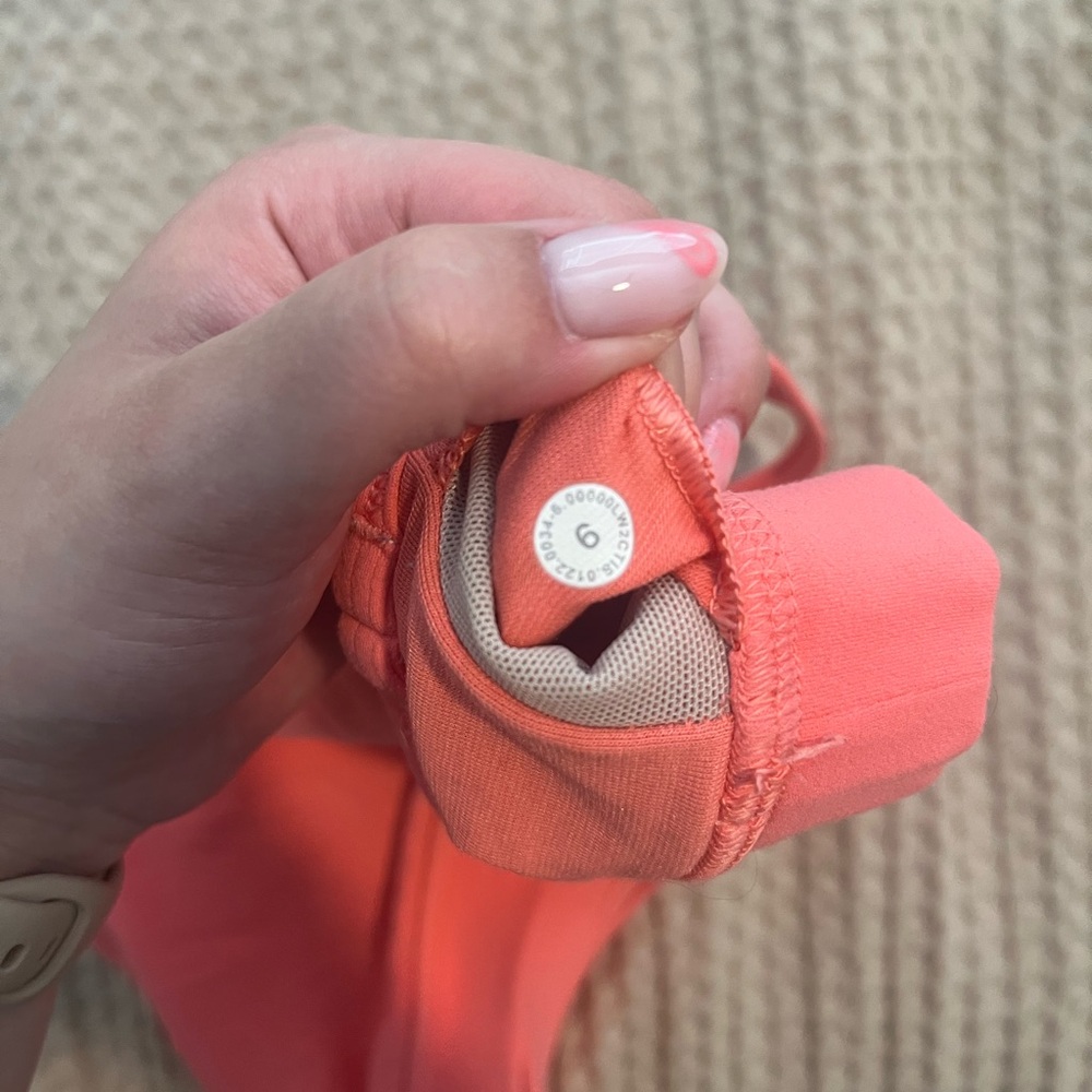 Lululemon bra - Picture 3 of 3